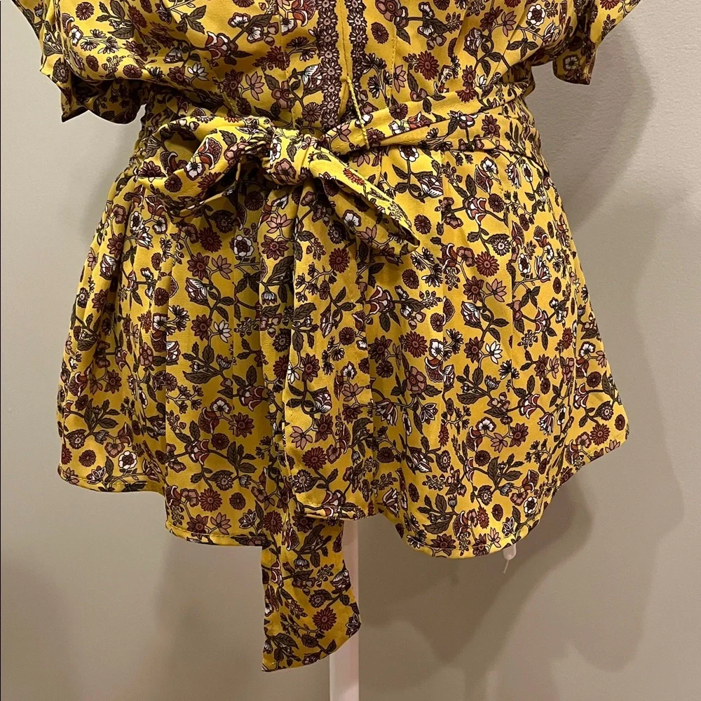 Max Studio Floral Pleated V Neck Tie Waist Blouse Top Size Medium - Picture 3 of 8